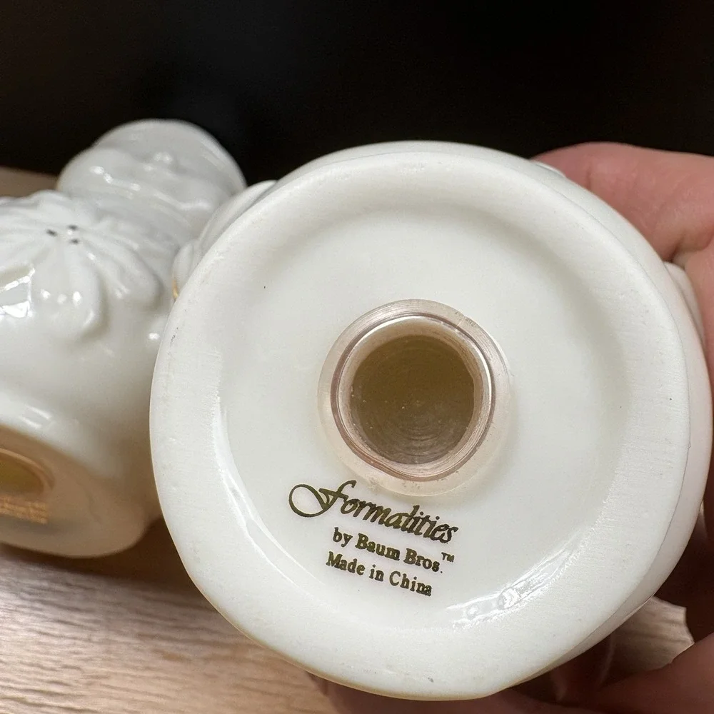 Vintage Formalities by Baum Bros Ivory Snowmen Salt & Pepper Shakers Poinsettia